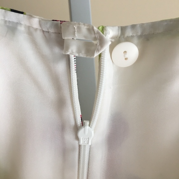 TALBOTS Ivory skirt w/ pink and green butterflies -  SZ 6 petite - Picture 5 of 9